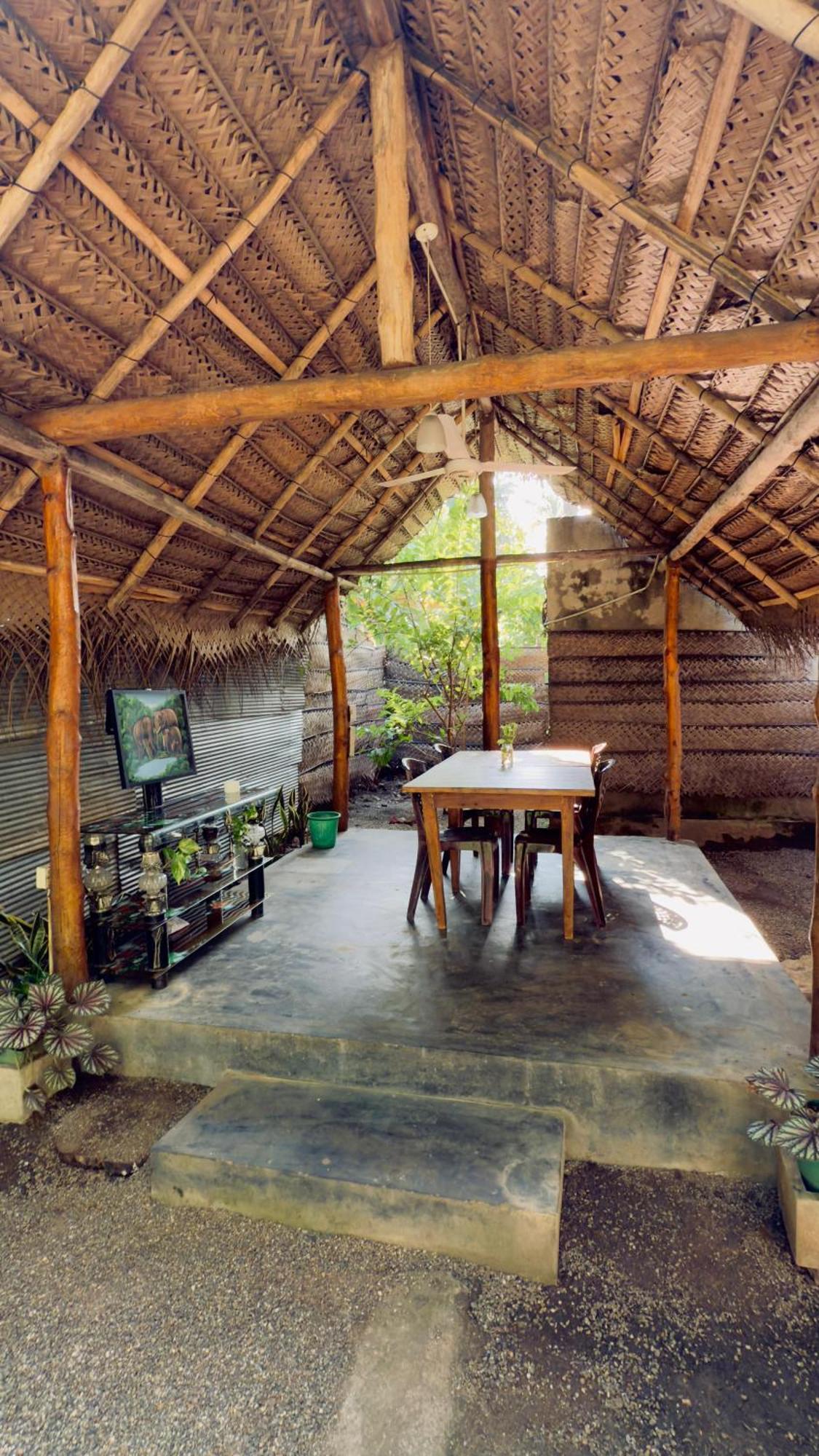 Udawalawa Safari House Hotel Udawalawe Buitenkant foto